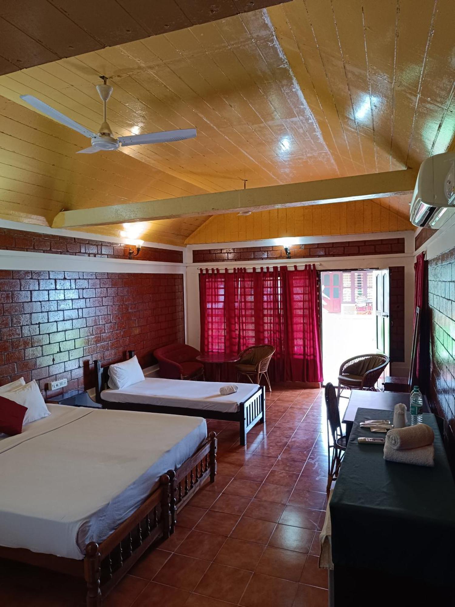 Hill View Beach Resort Varkala Ngoại thất bức ảnh